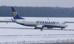 Brutalna zima dla linii lotniczych. Ryanair tnie zimowe loty i ostrzega pasażerów: ceny pójda w górę