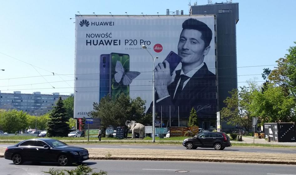 Gminy zbyt opieszale oczyszczają się ze szpecących banerów reklamowych
