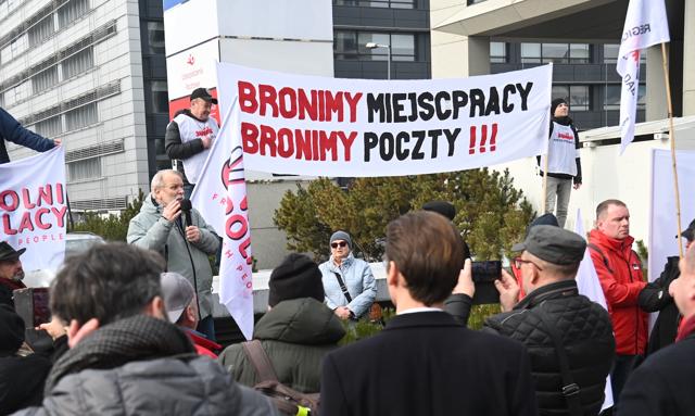 Firmy tną etaty. Tysiące Polaków straciło pracę w 2025 roku