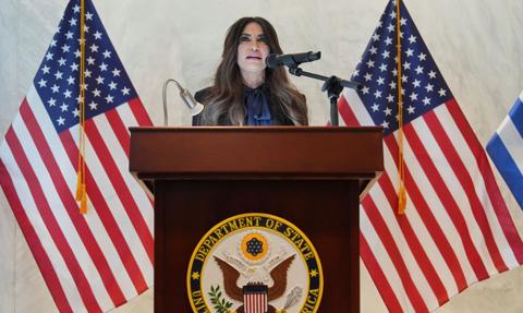 Ambasadorka Trumpa miała prosić o 100 tys. dol. bez śladu. „WSJ” ujawnia wiadomości