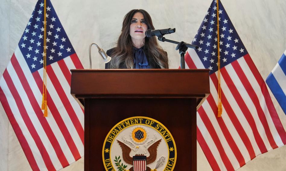 Ambasadorka Trumpa miała prosić o 100 tys. dol. bez śladu. „WSJ” ujawnia wiadomości