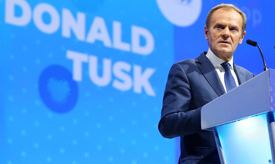 "Efekt Tuska" minął. Spadek notowań lidera PO w sondażu IBRiS dla Onetu