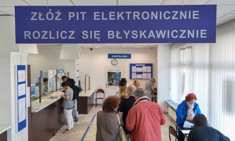 CBOS: Niemal dwie trzecie Polaków samodzielnie rozliczyło PIT za zeszły rok