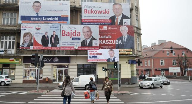 Plakaty i banery wyborcze zaczynają opanowywać miejski krajobraz