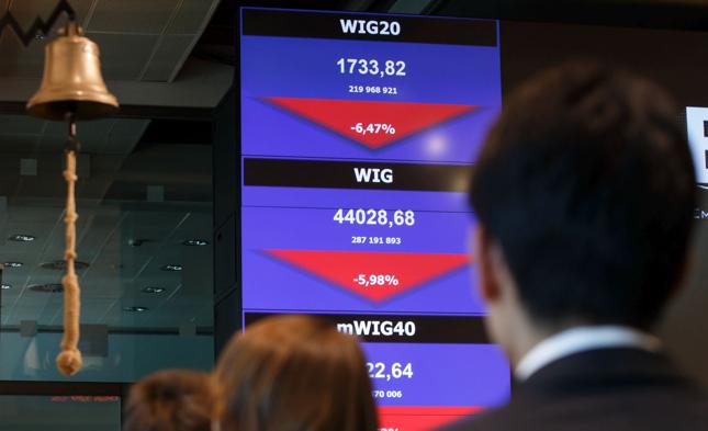 “Banking Crisis Spurs Reaction from WSE as Overpriced Heavyweight Sectors Dominate Stock Market”