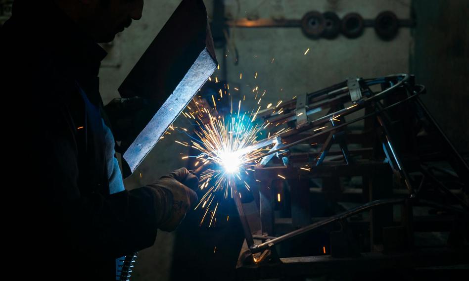 Co trzecia firma w Polsce rozważa przeniesienie produkcji za granicę z powodu ceł