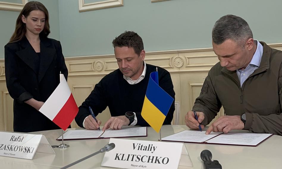 Trzaskowski w Ukrainie: Warszawa przekaże Kijowowi dziesięć starszych składów metra