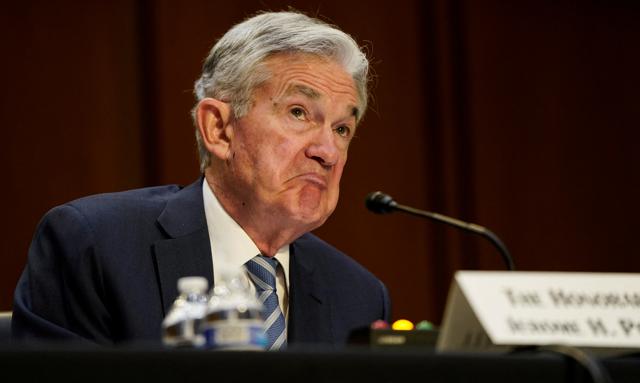 Fed nie zmienia stóp procentowych. Ale dwóch 