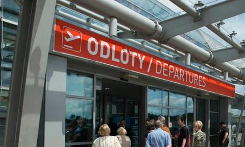 Lotniska zapłacą miliony złotych podatku?