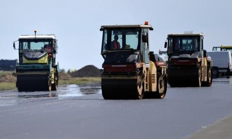 Drogi z betonu i asfaltu tak samo trwałe?