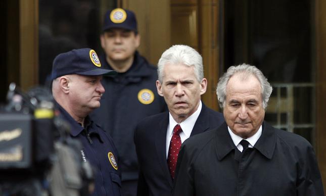 Bernard Madoff (z prawej)