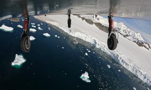 Rosja odkryła ropę na Antarktydzie? Przeciwnicy wydobycia: "To kontynent nauki i pokoju"