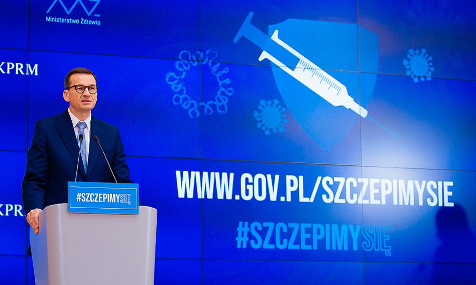 Premier: Bardzo poważnie rozważymy obowiązkowe szczepienia w ramach służby zdrowia