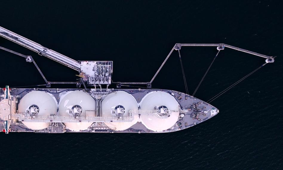 Ruszyła budowa pływającego terminala LNG. Gaz popłynie w 2028 roku