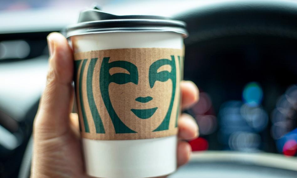 Starbucks wypłaci 50 mln dolarów odszkodowania. "Klient polał sobie krocze gorącą herbatą"