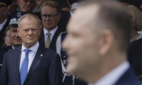 Tusk rozlicza rok prezydentury Nawrockiego: Weta, ułaskawienia i spór o bezpieczeństwo