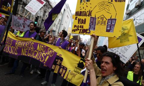 Portugalczycy protestują przeciwko polityce mieszkaniowej rządu. Tysiące osób na ulicach