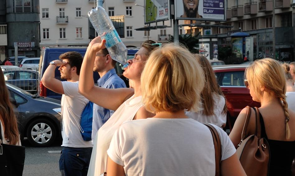 Zamień puste butelki na pełne. Rusza specjalna akcja Biedronki