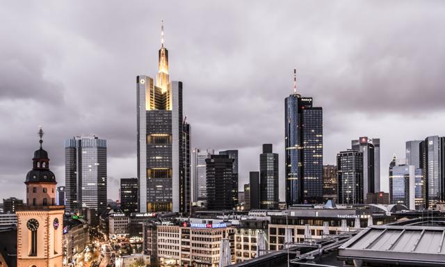 Commerzbank może opuścić najwyższy wieżowiec Niemiec. Pożegnanie z chmurami?