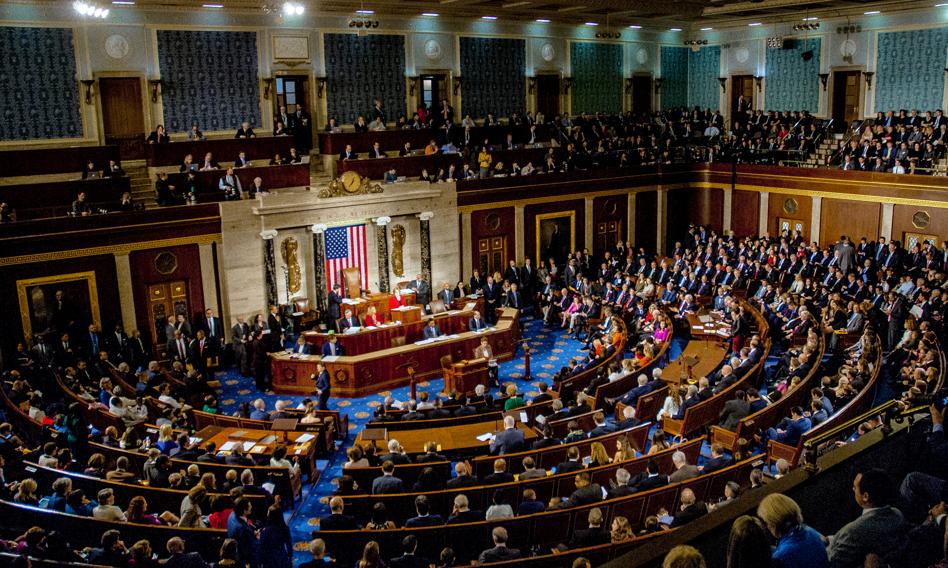 Senat USA przegłosował zawieszenie limitu zadłużenia, oddalając widmo bankructwa