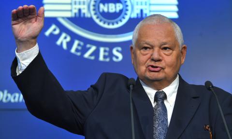 Prezes Glapiński i RPP nie mają litości dla polskiej waluty. Dolar znów po 5 zł