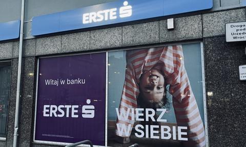 Potrójne uderzenie Erste. Do 700 zł za konto, dodatkowe 300 zł za rachunki i 4,50% dla oszczędności