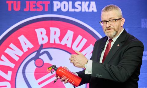 Gaśnica w Sejmie i atak na Szumowskiego. Grzegorz Braun stanął przed sądem