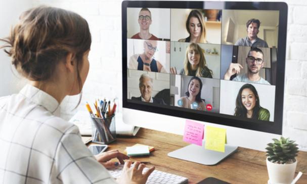 300 tys. przychodu za dwa webinary. Tak można zarobić na rozmowach w internecie