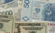 Złoty słabnie. Kurs euro dotarł do 4,30 zł. Funt już prawie po 5 zł