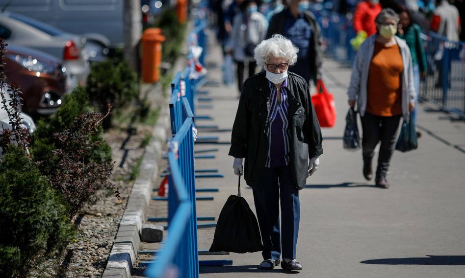 Apel o kasy tylko dla seniorów w sklepach