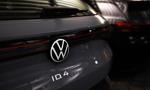 „Lepiej nie ładuj auta do pełna”. Ryzyko pożaru w elektrykach Volkswagena