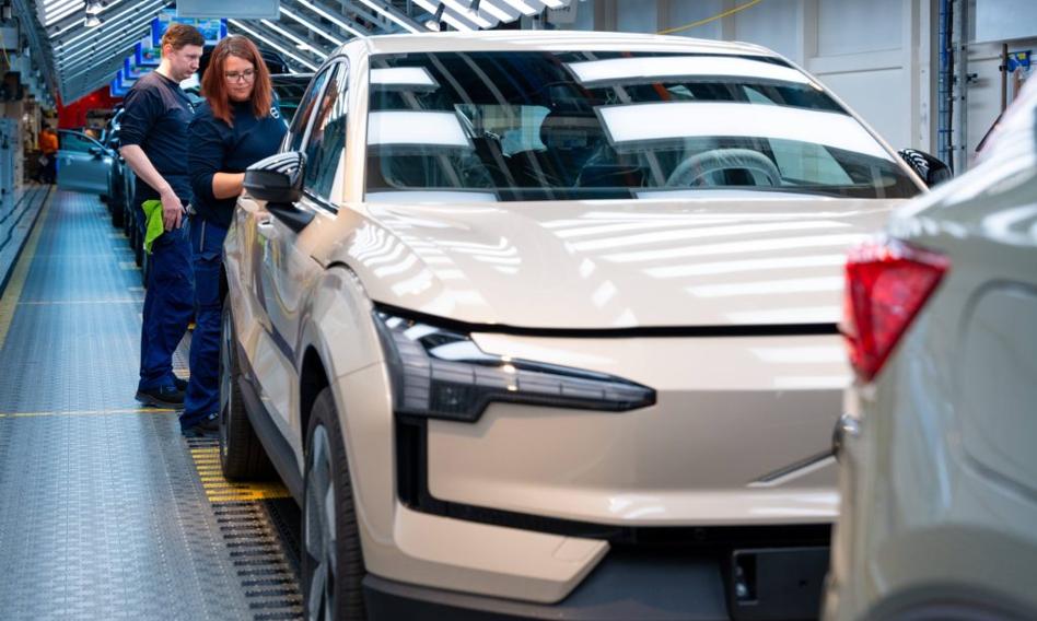 Produkcja hitowego elektryka Volvo ruszyła w Europie. Dotąd powstawał tylko w Chinach