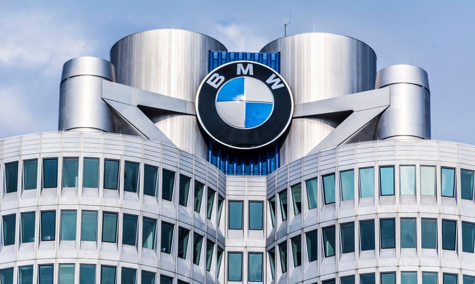 BMW stawia 2 mld euro na produkcję w Niemczech. Koncern idzie pod prąd