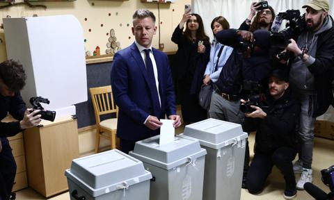 "Tisza wygra te wybory". Magyar oddał głos i zapowiada wielkie sprzątanie po Orbanie