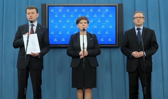 Na zdjęciu: Mariusz Błaszczak, Beata Szydło, Krzysztof Szerski