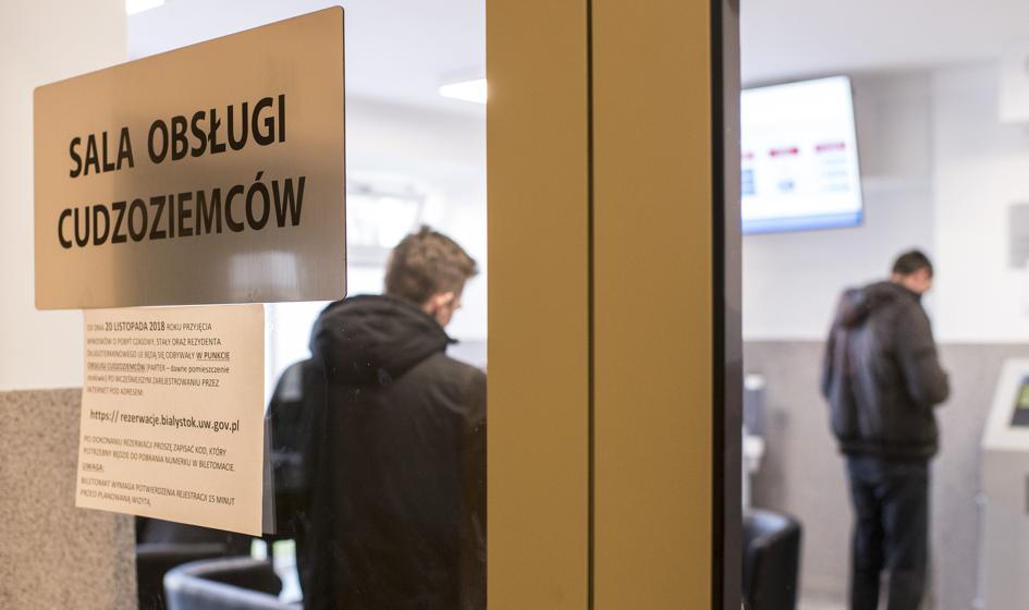 Rośnie liczba cudzoziemców, którzy legalnie mieszkają i pracują w Polsce