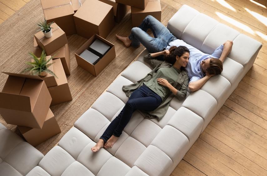 Kredyt hipoteczny: Oprocentowanie stałe czy zmienne – co się bardziej opłaca?