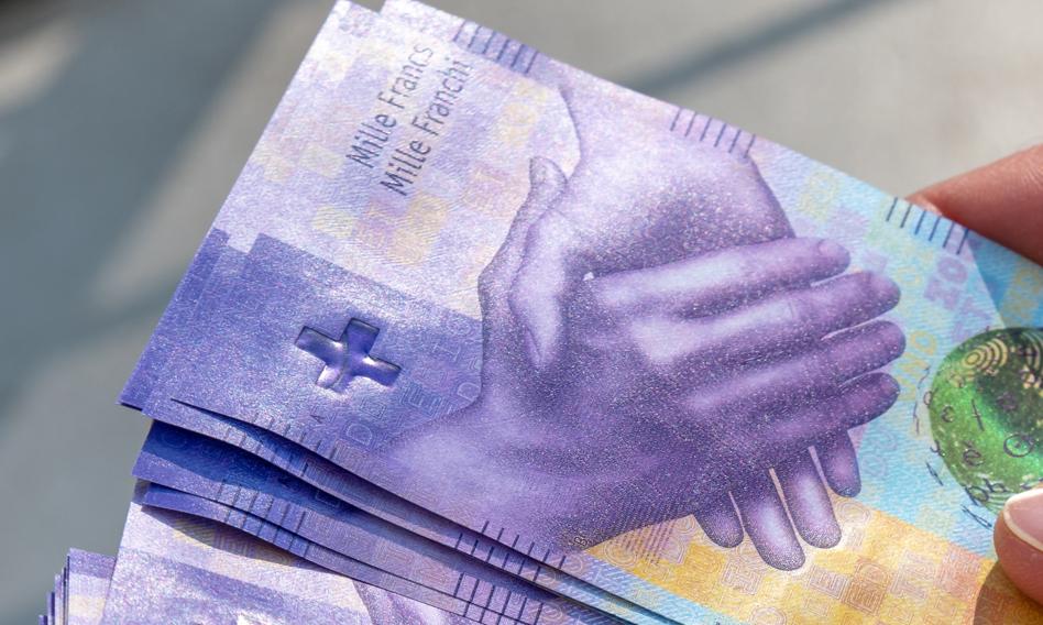 Rząd z odsieczą dla frankowców. Nowe przepisy mają uprościć i przyspieszyć postępowania