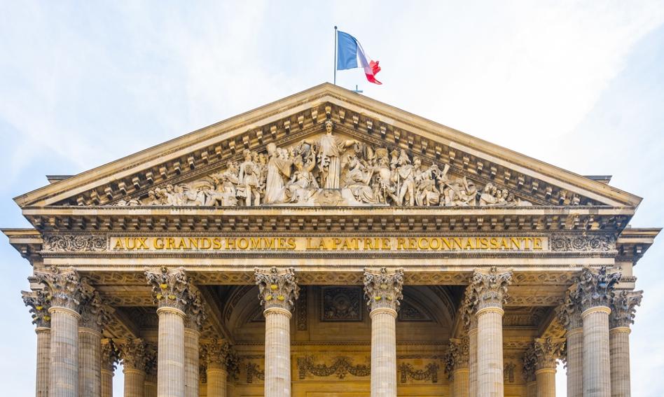 Francja nareszcie ma rząd. Parlament odrzucił wnioski o wotum nieufności