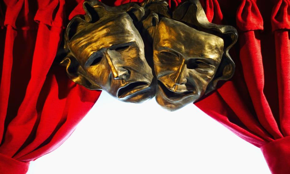 Grecka tragedia w trzech aktach