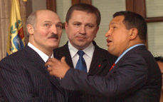 Aleksander Łukaszenka i Hugo Chavez, źródło: PAP