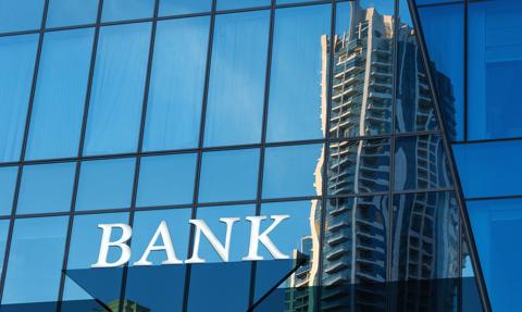 Sektor bankowy ponownie źródłem ryzyka dla gospodarki. W Polsce stabilnie, mimo kredytów frankowych