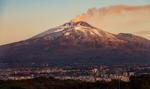 MSZ ostrzega turystów. Etna powoduje odwołania i zmiany lotów