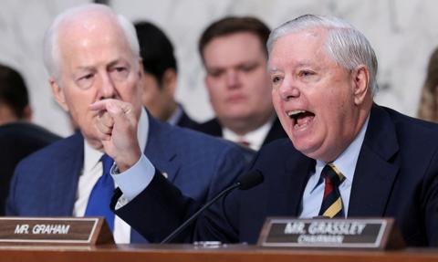 Senator USA grozi palcem Węgrom, Turcji i Słowacji. "Obserwujemy Was"