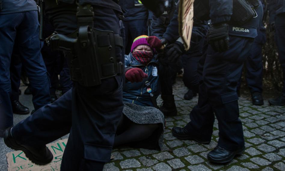 "Babcia Kasia" musi zapłacić 1000 zł za obrażanie policjantów