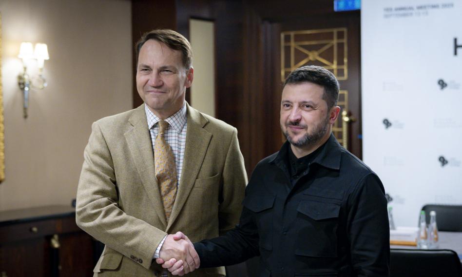 Sikorski: NATO nie jest na wojnie z Rosją, ale Rosja rozszerza tę wojnę poza Ukrainę