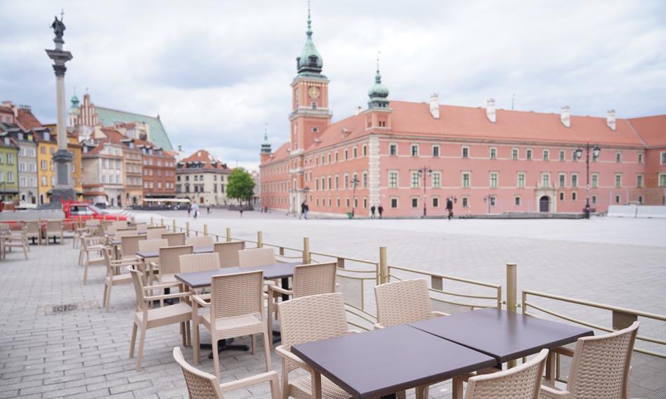Warszawa obniża opłaty za zajęcie pasa drogowego na ogródek gastronomiczny