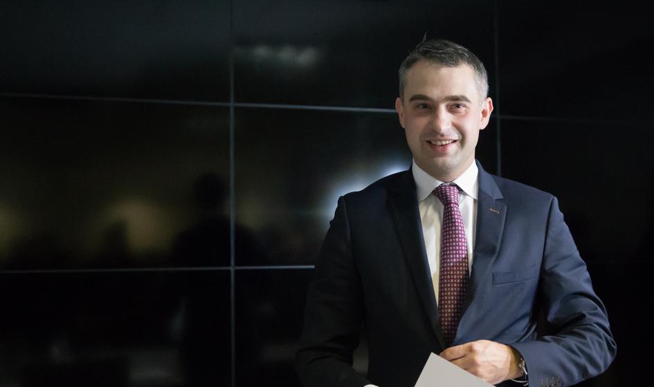 Gawkowski: Do 2035 r. wszystkie usługi, jakie w administracji oferuje państwo, będą online