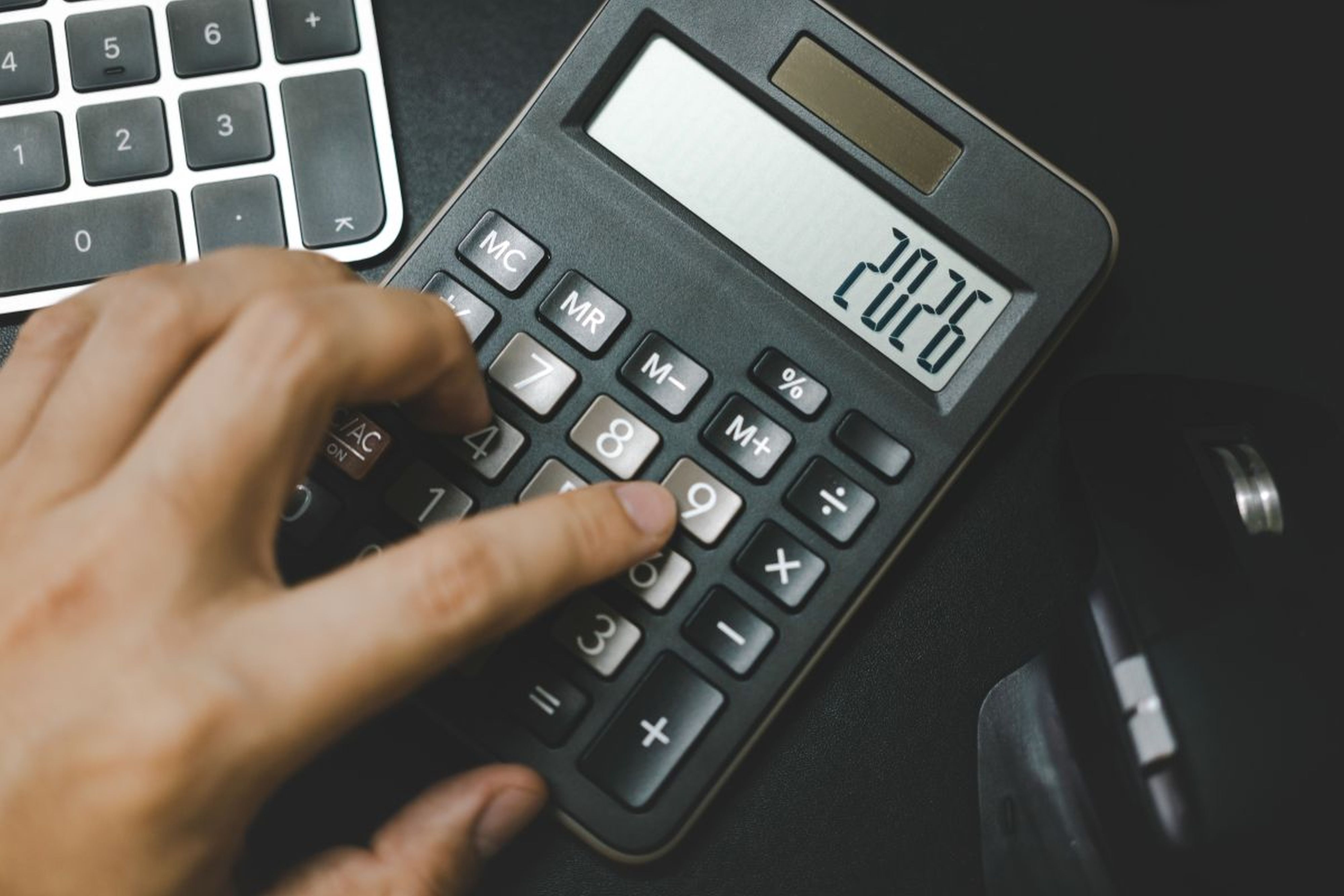 Minimalne wynagrodzenie w 2026 roku – nowe stawki i ich skutki dla pracowników i pracodawców