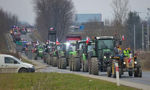 Rolnicy zaostrzają protest. Strajk generalny spowoduje utrudnienia na drogach w całej Polsce
